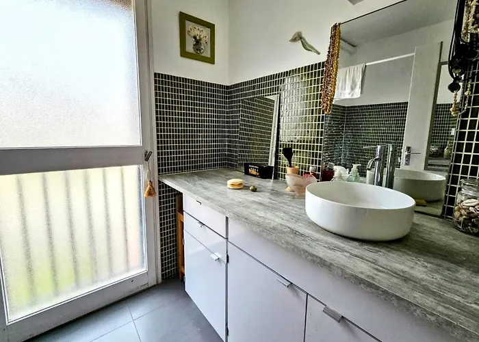 Apartamento Saint-cyprien : T2 Avec Terrasse, Clim Et Parking, Pres De La - Fr-1-309-470 *