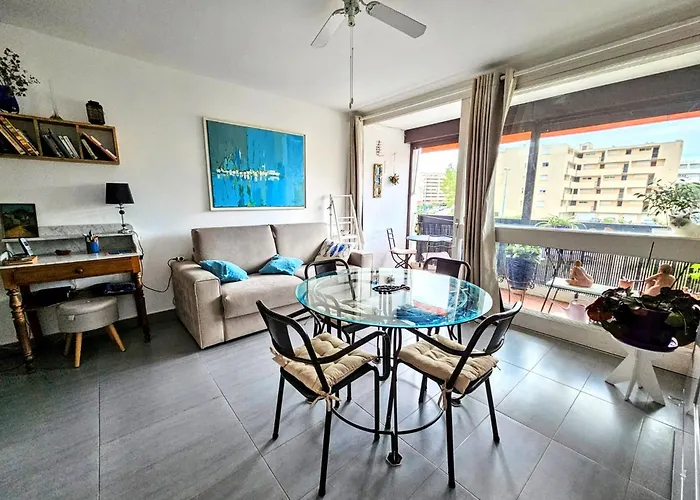 Saint-cyprien : T2 Avec Terrasse, Clim Et Parking, Pres De La - Fr-1-309-470